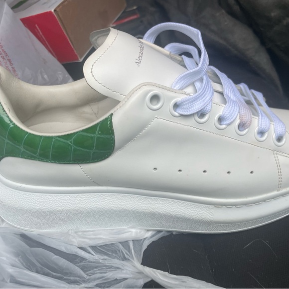 Alexander McQueen only use one time clean - Picture 4 of 4